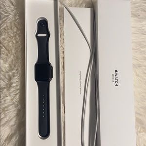 Apple Watch Series 3
38mm
Space Gray Aluminum